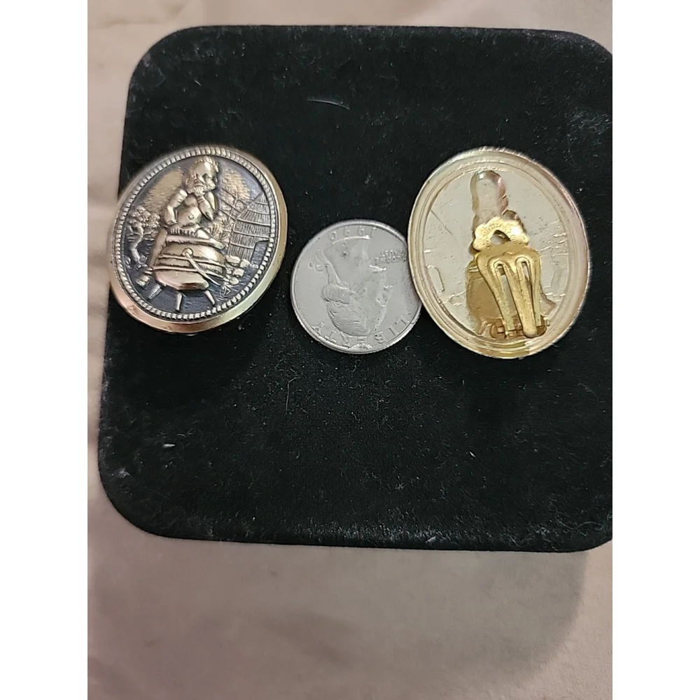 Picture Metal Brass? Child Caldrin Clip On Earrings - Picture 10 of 10